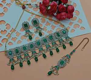 Conjunto de joyas chapadas en oro Kundan tradicional indio de diseño de forma cuadrada y collar de cobre con conjunto de pendientes Mangtika para mujer y conjunto - Product Image 2