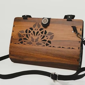 กระเป๋าคลัทช์ไม้ที่แปลกใหม่ที่มีรายละเอียดอย่างประณีตพร้อมของตกแต่งโซ่ความจุขนาดใหญ่สำหรับสวมใส่กลางคืนหรือตอนเย็นในราคาที่เหมาะสม - Product Image 1