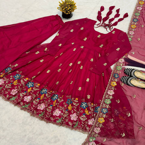 Robe longue Anarkali en soie organza rouge avec broderies et perles multiples, Salwar Kameez indien pakistanais 3 pièces à jupe évasée - Product Image 2