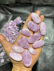 100% Natural Pink Kunzite Cabochon Mix en forma de piedras preciosas sueltas para la fabricación de joyas - Product Image 5