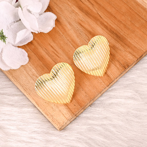 Hot Selling Trendy Striped Stud <b>Earrings</b> Cute <b>Gold</b> Plated Brass <b>Heart</b> Shape <b>Earring</b> Fashionable Costume Jewelry for Women - Product Image 6