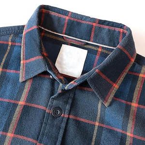 เสื้อเชิ้ตผู้ชายพรีเมียม สไตล์คลาสสิกติดกระดุม ผลิตจากผ้าที่สวมใส่สบาย เหมาะสำหรับใส่ทำงานและใส่ลำลอง - Product Image 4