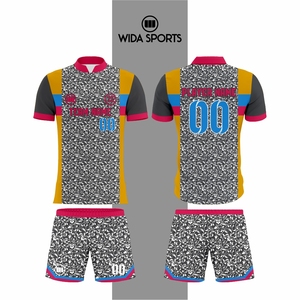 Tenue de football classique personnalisable 2026 avec noms, numéros et logos – Kits de maillots de football de haute qualité – Ensemble uniforme de soccer 100 % polyester - Product Image 4