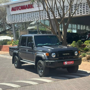 รถยนต์มือสองปี 2024 สำหรับ LandCruiser 79 เครื่องยนต์ 4.1-6 ลิตร แบบดูดอากาศธรรมชาติ รุ่นดับเบิ้ลแค็บ ซีดาน พวงมาลัยซ้าย/ขวา เบาะหนังสีเข้ม - Product Image 1