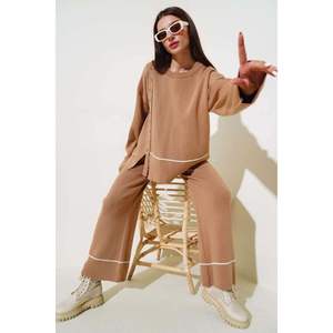 Conjunto de 2 piezas de punto con botones en los hombros Latte - Product Image 1