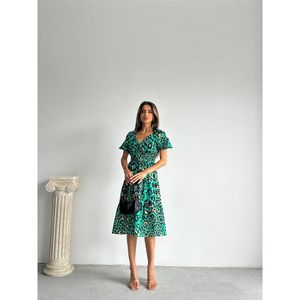 Robe longue Topshow à imprimé léopard émeraude pour femmes, élégante robe maxi en satin polyester, vêtements de mode en gros. - Product Image 3