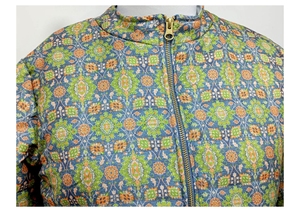 เสื้อแจ็คเก็ตครอปพิมพ์ลายดอกไม้ผ้าซาตินไหมแท้ 100% คุณภาพสูงสำหรับฤดูหนาว  ขนาดใหญ่พิเศษ XL เป็นมิตรกับสิ่งแวดล้อม  รับทำโลโก้ตามสั่ง สำหรับผู้หญิง ODM - Product Image 3
