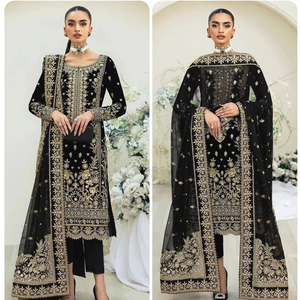 Elegante traje de diseñador pakistaní bordado en marrón con intrincado trabajo Zari dorado y accesorios de declaración para mujer - Product Image 1