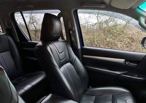 2020 RHD passablement utilisé pour Hilux Revo Rocco Pickup FWD Diesel Turbo Double Cabine Sièges en cuir Intérieur léger Pneus R18 - Product Image 5