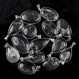 Collar de piedras preciosas de cuarzo de cristal transparente de hermosa calidad acabado pulido suave cabujón de piedras preciosas colgante de bisel al por mayor - Product Image 2