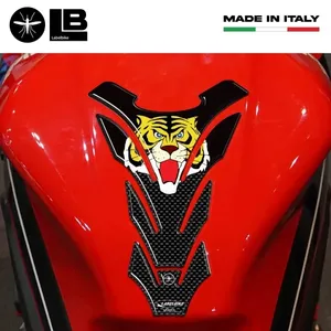 Adesivi 3D in Resina e Carbonio su Misura per Serbatoio, Impermeabili, con Logo Tiger Man per Auto e Moto - Product Image 2