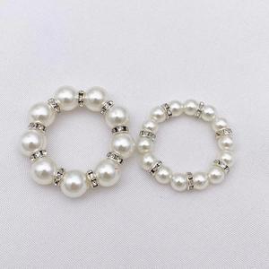 Ensemble de ronds de serviette en perles de strass élégants supports de décoration de table de luxe pour les mariages, les fêtes et les repas formels - Product Image 1