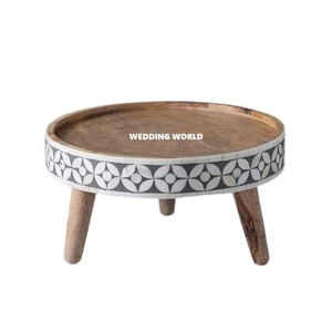 Support à gâteau en bois de forme ronde avec trois pieds ustensiles de cuisine faits à la main de qualité supérieure support à gâteau en bois de concepteur élégant classique - Product Image 1