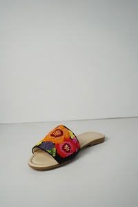 Sandales plates pour femmes en perles de graines faites à la main, avec broderie florale, sandales plates brodées de qualité supérieure avec bride en acier pour femmes, pour la revente - Product Image 2