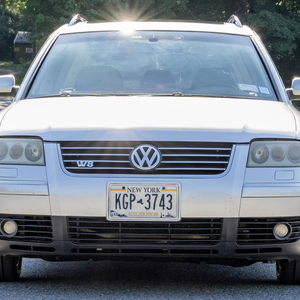 Volkswagen Passat W8 Wagon 2003 Usado, Sin Reserva, Transmisión Manual de 6 Velocidades - Motor W8 de 4.0 Litros, Tracción en las Cuatro Ruedas, Mayormente sin Modificaciones - Product Image 1