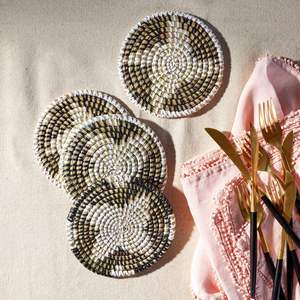 High Quality American Style round Handmade Rattan <b>Coaster</b> Classic <b>Table</b> <b>Coaster</b> for Dinner Home Decor Accessories - Product Image 2