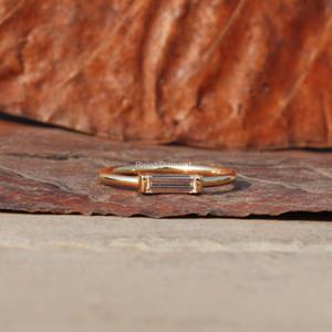 Premium 0,3 Ct Baguette Cut Lab Grown Solitaire CVD Diamond Band en oro amarillo de 14K Boda y regalo de aniversario para su BulkLot - Product Image 1