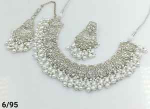 Último collar de gargantilla de fantasía de anuncio sin cortar Chapado en plata antiguo a la moda con juego de pendientes de mangtikka y conjunto de joyería para mujer - Product Image 3