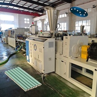 Machine d'extrusion de panneaux à lamelles WPC, ligne de production d'extrusion de panneaux muraux et de plafonds en PVC