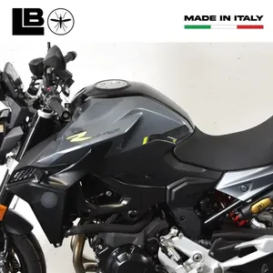 Adesivi di protezione laterale per serbatoio moto 3D gialli compatibili con BMW F900 R - Product Image 4