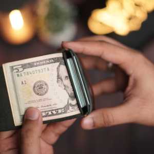 งานฝีมือหนัง WF หมายเลข กระเป๋าใส่บัตรออลอินวัน 101 สีดำชาร์โคล พร้อมหนังฟูลเกรนสีน้ำตาลเย็บมือ สำหรับทุกเพศ - Product Image 6