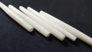 Cuentas de Pipa de pelo de hueso natural hechas a medida en tamaño de 3 pulgadas ideal para reventa por tiendas de suministro de cuentas de hueso - Product Image 2