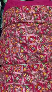 Tissu brodé tissé intemporel et élégant, 100 % coton anti-boulochage, sur mesure pour robes et vêtements féminins - Product Image 2