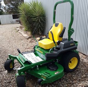 เครื่องตัดหญ้าแบบ Zero-Turn ยี่ห้อ John Deere รุ่น Z545R พร้อมแท่นตัดขนาด 54 นิ้ว - Product Image 1