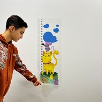 Tabla de Crecimiento Reutilizable Modelo 2 para Niños, Material de Poliestireno Duradero, Superficie de Escritura Blanca con Fijación por Electricidad Estática, Fácil de Usar