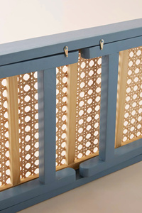 Plateau de service en rotin et laque de conception unique Elevate avec pied pliant, parfait pour votre table à manger, plateau de petits déjeuners, décor à la maison - Product Image 3