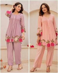 Ensemble Kurta et pantalon en soie Chanderi de qualité supérieure, entièrement brodé, avec découpe fantaisie de qualité supérieure, pour le bureau ou les occasions spéciales. - Product Image 6