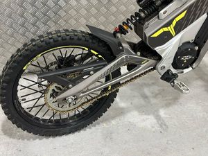 ÚLTIMA OFERTA UE 2026 Motocicleta Eléctrica Todoterreno de Grado Industrial 72V, Motocicletas Urbanas OEM con Motor Central, E-bike LISTA PARA ENVIAR ÚLTIMA OFERTA - Product Image 1