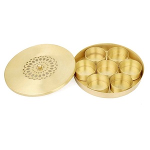 Top Standard fait à la main en laiton cuivre épice Masala boîte fabricant indien prix de gros herbe épices outils quotidien stockage en métal - Product Image 4