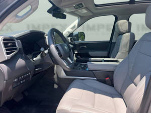 Toyota Tundra Limited 2024 d'occasion en excellent état - Product Image 3