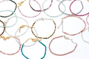 สร้อยข้อมือลูกปัดอัญมณีสีเงินเยอรมันขนาด3มม. สำหรับผู้หญิงลูกปัดยืดแบบเรียงซ้อนปรับได้ทำด้วยมือชุบเงิน - Product Image 6