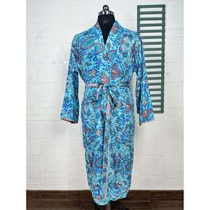 Kimono de Satén Suave Estilo Boho para Hombre, Bata de Playa Regal House, Envoltura de Seda Cómoda - Product Image 1