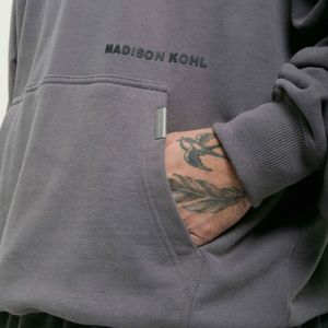 Sweat à capuche OTH surdimensionné personnalisé Core gris en molleton de coton lourd Streetwear coupe décontractée à double capuche doublée vêtements de luxe modernes - Product Image 4