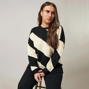 2025 Elegant Luxury Ladies Knit Pullover Customizable Stripe Pattern Long Sleeve Winter Casual Style Jacquard Sweater for Women - Product Image 1