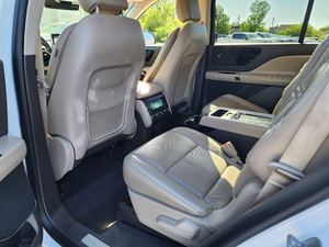 รถมือสองสภาพดีเยี่ยม.. ลินคอล์น แวนิเอเตอร์ เรสเวอร์ AWD ปี 2021 - พร้อมส่ง - Product Image 4