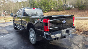 Ford F-350 Super Duty Lariat 2024 d'occasion en excellent état - Product Image 2