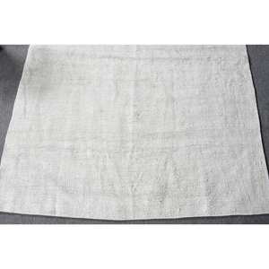 พรมตุรกีสไตล์วินเทจสมัยใหม่ ขนาด 3.5 x 4.8 ฟุต สีขาว ทำจากขนสัตว์และหญ้าทะเล ด้านหลังทำจากยางพารา ตกแต่งแบบ Patchwork เป็นมิตรกับสิ่งแวดล้อม ลายแบบดั้งเดิม ขนาดใหญ่สำหรับวัยรุ่น - Product Image 4