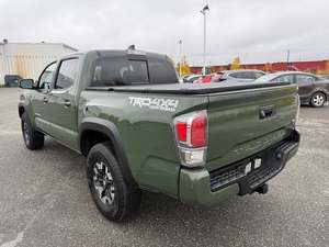 Toyota Tacoma 2021, Camioneta de Doble Cabina, Transmisión Manual/Automática, Asientos de Cuero, Interior Oscuro, Cámara Trasera, Usada, Gasolina - Product Image 6