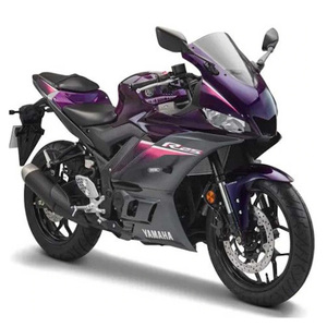 Motocicleta de estilo de carreras aerodinámico Yamaha YZF R25 con faros LED y pantalla de instrumentos digitales de ingeniería confiable - Product Image 4