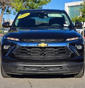 Chevrolet Trailblazer LS 2024, SUV con Volante a la Izquierda, Automático, Luces Halógenas, Asientos de Tela, Neumáticos R19, Pantalla Táctil, Cámara Trasera - Product Image 1