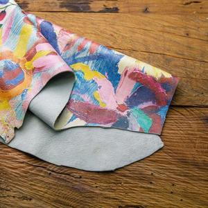 Styles de peinture colorés Cuir de vachette imprimé Produits en cuir de 1 à 12 pieds carrés avec motif unique. - Product Image 3