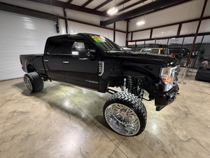 NOUVEAU - FORD F250 PLATINUM CREW CAB 2020 - VOLANT À GAUCHE - INTÉRIEUR SOMBRE - MOTEUR POWERSTROKE 6.7L - LIVRAISON GRATUITE - Product Image 6