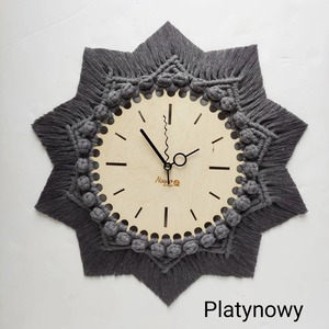 Horloge murale en macramé blanche élégante pour les intérieurs contemporains, offrant une décoration murale artistique et un style fonctionnel en provenance d'Inde - Product Image 6