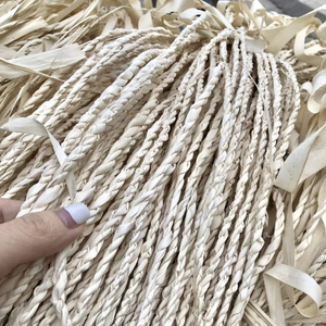 La société Bao Tram Anh propose de l'artisanat vietnamien Technique brute Style naturel de carex torsadé à des prix - Product Image 1