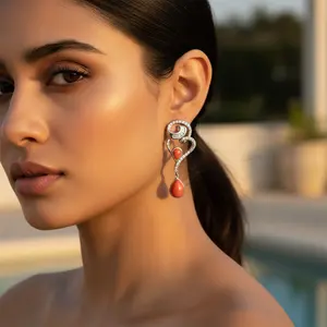 Collier pendentif en émeraude taille princesse plaqué platine et rhodium pour femmes avec chaîne en boîte et accents d'améthyste et de zircon - Product Image 3