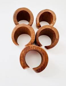 Anneaux de serviette en bois tissé rond naturel porte-anneau de serviette avec rotin pour la décoration de fête - Product Image 1